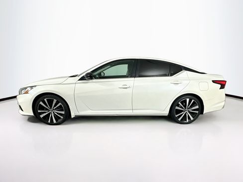 Used 2021 Nissan Altima 2.5 SR w/ SR Premium Package FWD image 4