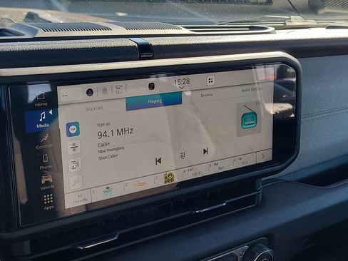 Used 2024 Jeep Gladiator Sport image 18