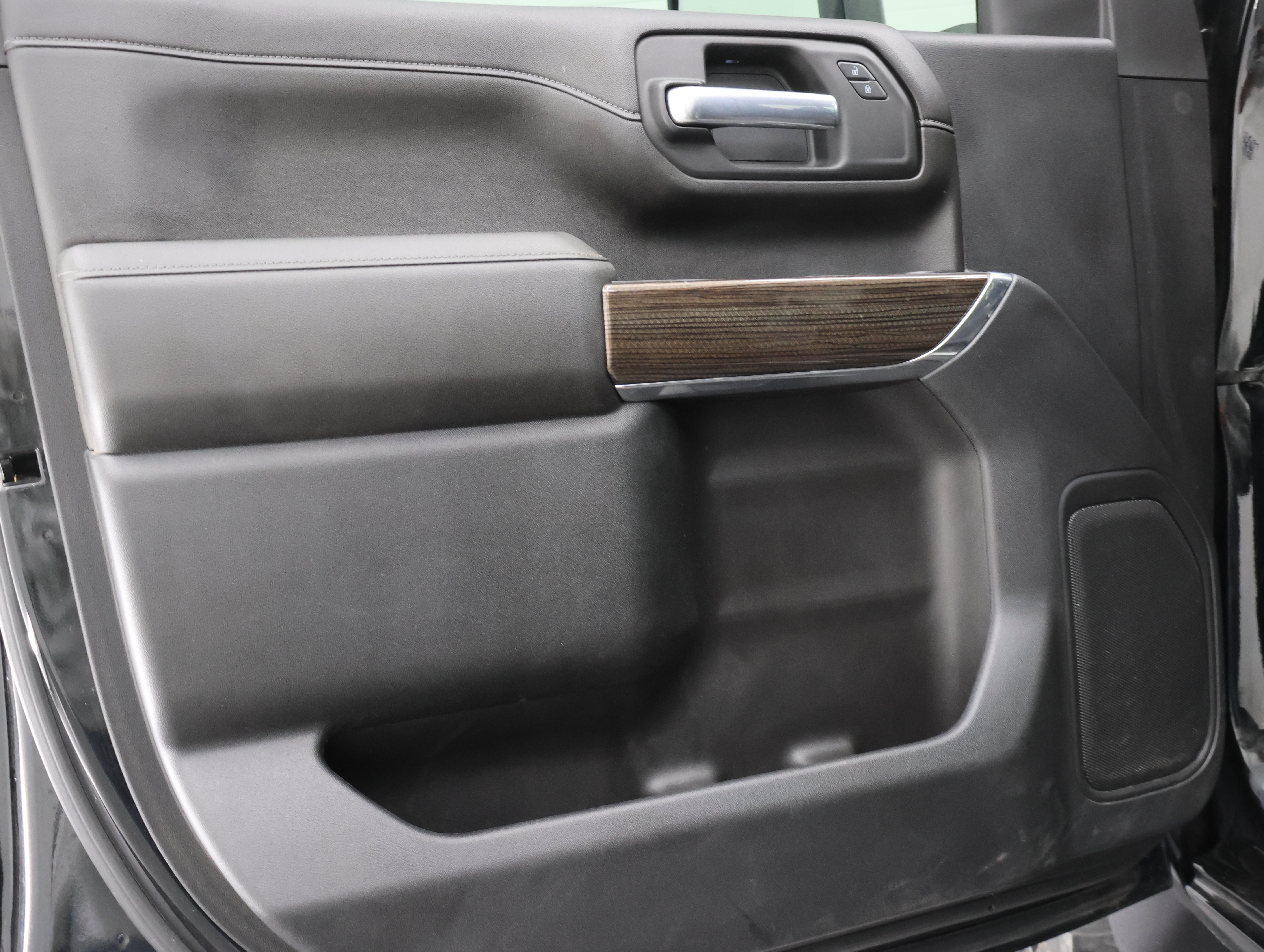 Used 2021 Chevrolet Silverado 2500 LT w/ Midnight Edition AWD/4WD image 40