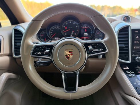 Used 2017 Porsche Cayenne Platinum Edition image 24
