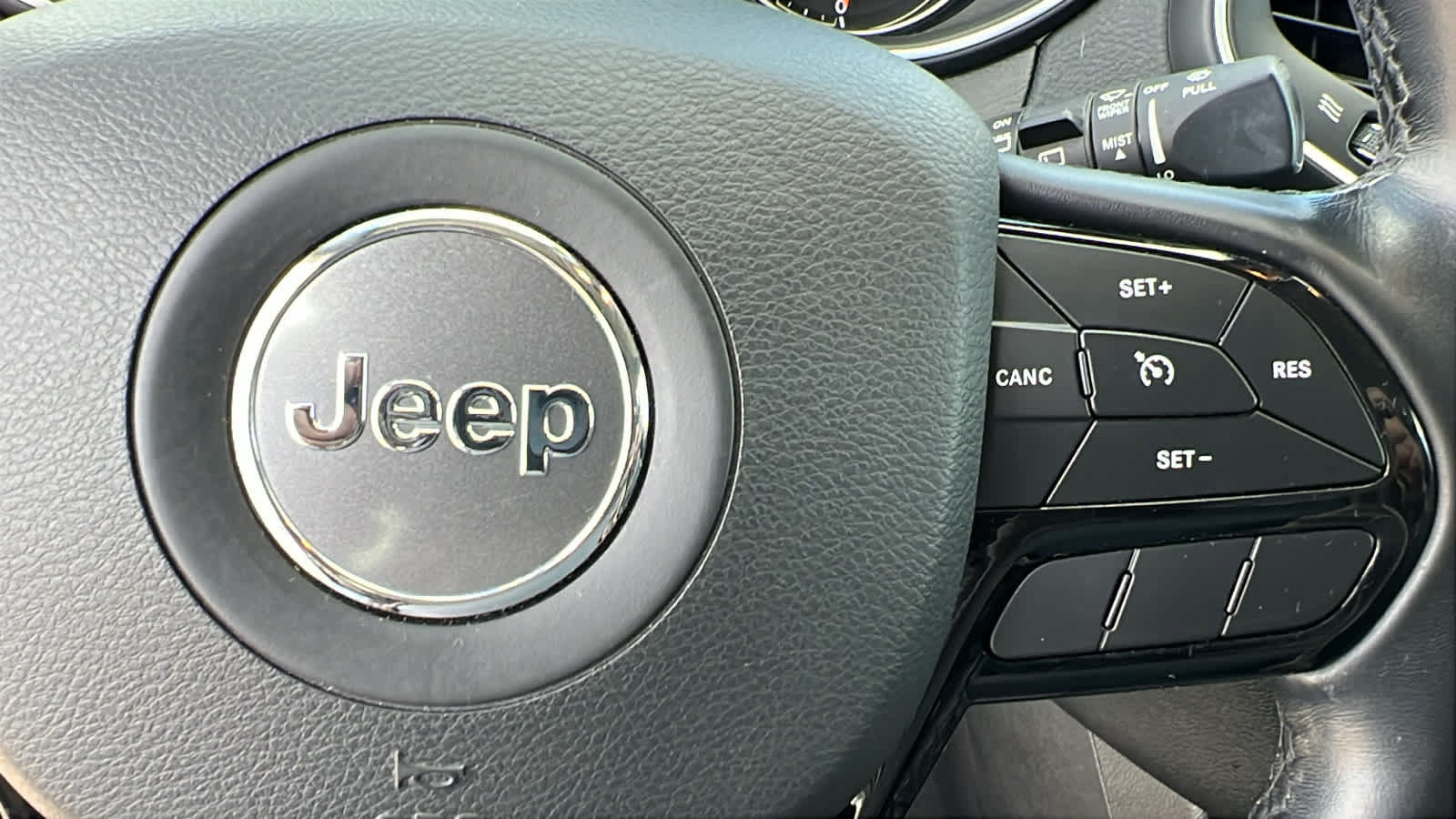 Used 2020 Jeep Cherokee Latitude Plus AWD/4WD image 20