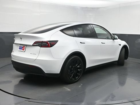 Used 2023 Tesla Model Y Long Range AWD/4WD image 22