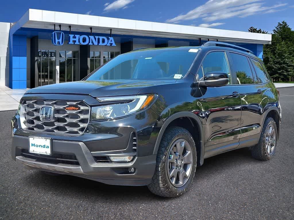 Certified 2024 Honda Passport TrailSport image 1