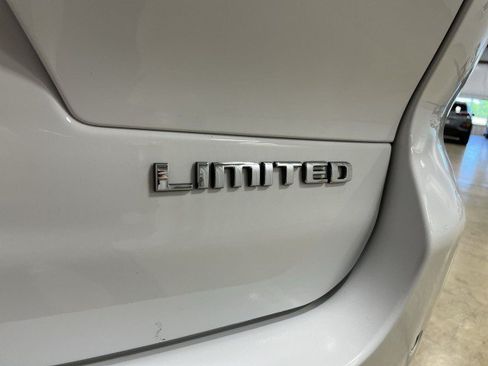 Used 2021 Jeep Grand Cherokee L Limited AWD/4WD image 34