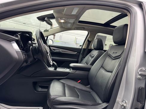 Used 2018 Cadillac XT5 Premium Luxury image 12