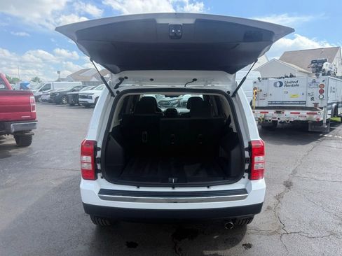 Used 2016 Jeep Patriot High Altitude FWD image 40