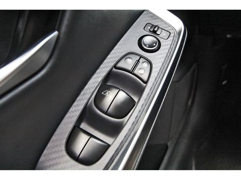 Certified 2025 Nissan Sentra SR FWD image 20