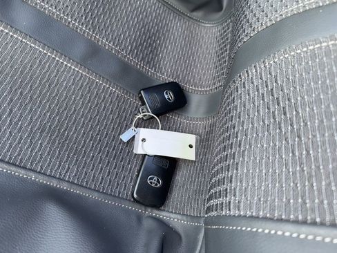 Used 2012 Toyota Camry SE image 22