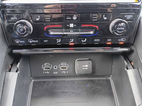 Used 2025 Jeep Grand Cherokee L Laredo w/ Luxury Tech Group I AWD/4WD image 16
