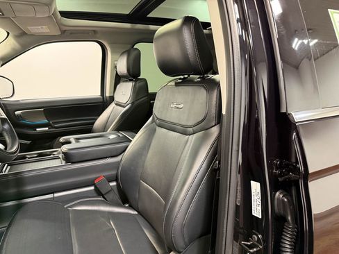 Used 2025 Ford Expedition Max Platinum AWD/4WD image 58