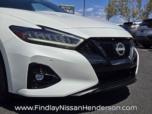 Used 2023 Nissan Maxima SR w/ Sport Mat Group FWD image 8