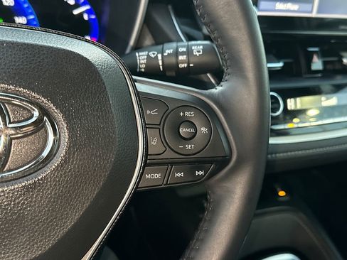 Used 2020 Toyota Corolla XSE image 29