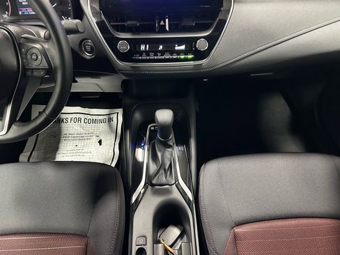 Used 2025 Toyota Corolla SE image 34
