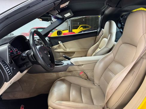 Used 2007 Chevrolet Corvette Coupe w/ Preferred Equipment Group RWD image 30