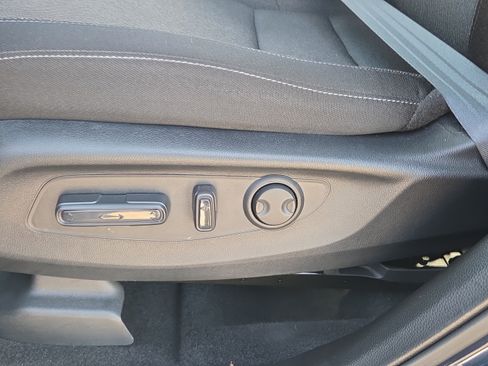 Used 2025 Honda CR-V EX image 10