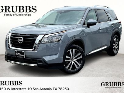 Used 2023 Nissan Pathfinder Platinum
