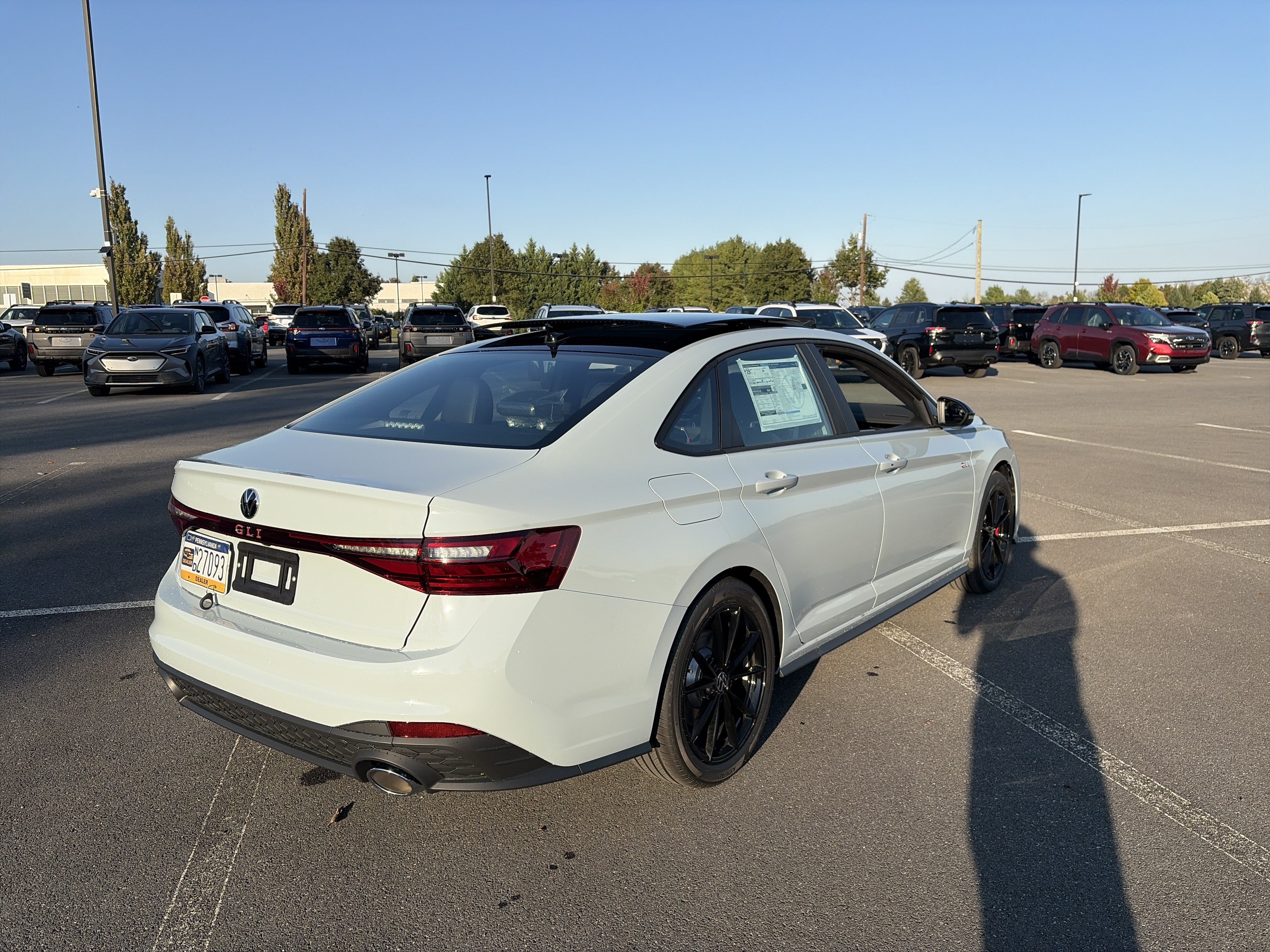 Used 2027 Volkswagen Jetta GLI Autobahn FWD image 4
