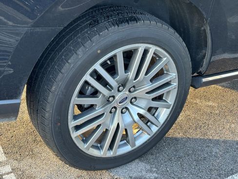 Used 2023 Ford Expedition Max Limited image 3