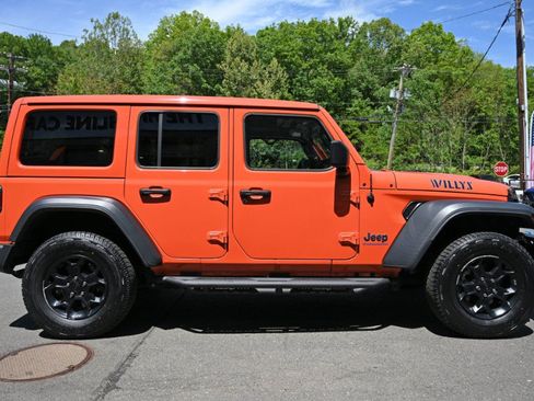 Used 2023 Jeep Wrangler Unlimited w/ Sun & Screen Package AWD/4WD image 8