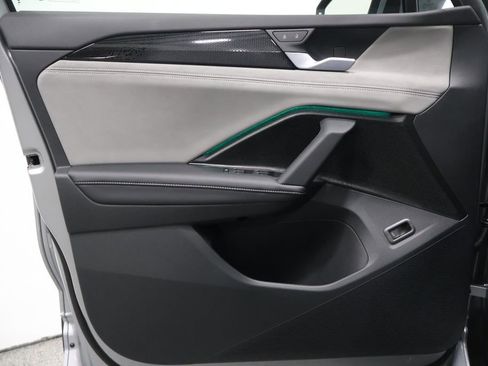 New 2026 Volkswagen Tiguan SE image 12