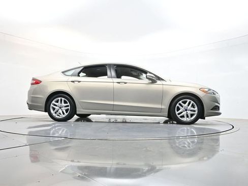 Used 2016 Ford Fusion SE FWD image 46