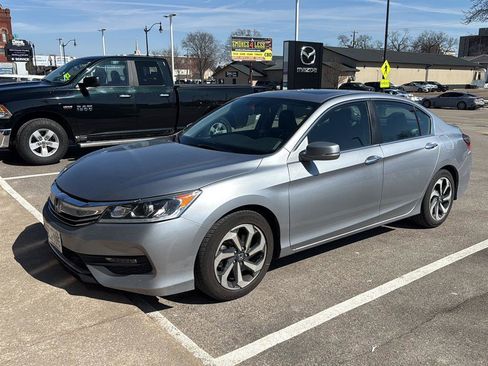 Used 2017 Honda Accord EX-L image 5
