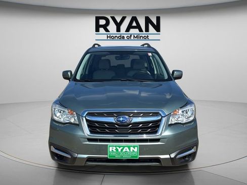 Used 2017 Subaru Forester 2.5i Premium w/ All-Weather Package AWD/4WD image 11