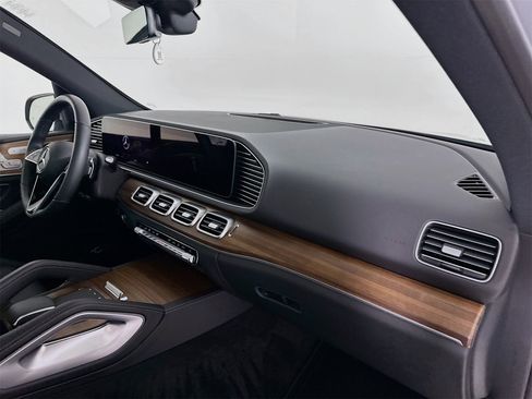 Used 2025 Mercedes-Benz GLE 350 4MATIC image 32