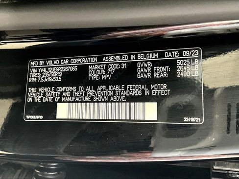 Used 2024 Volvo XC40 B5 Plus w/ Climate Package image 41