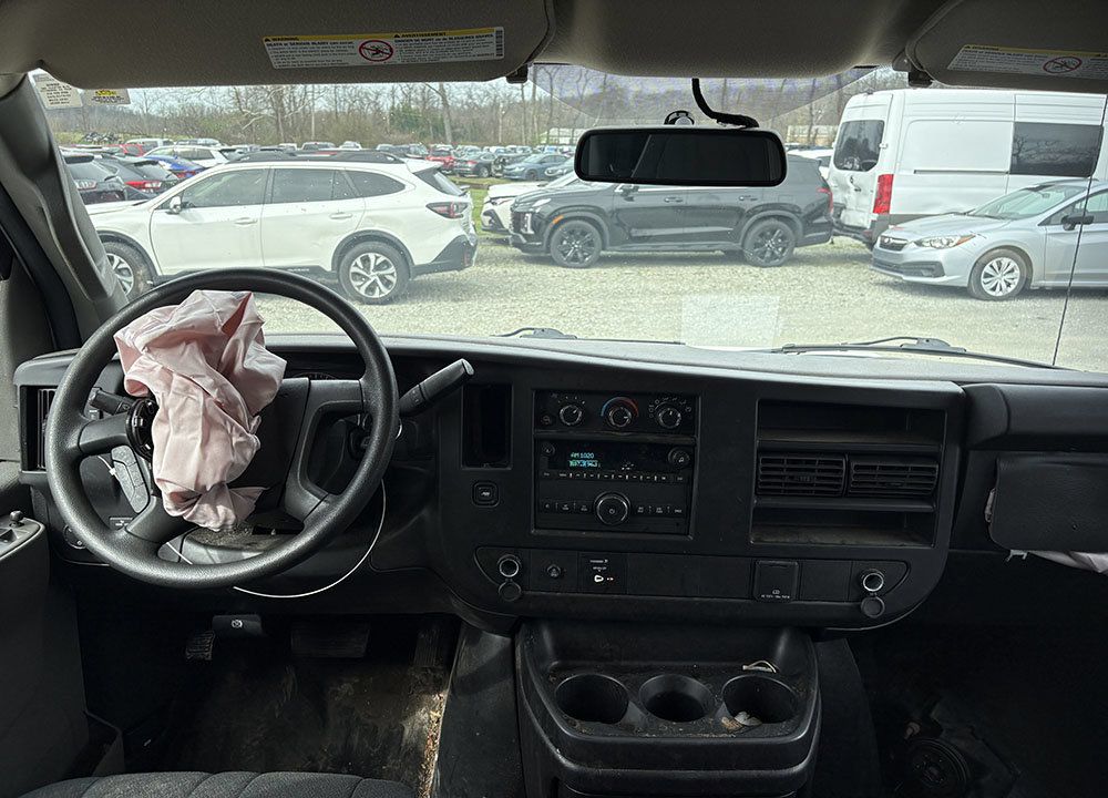 Used 2021 Chevrolet Express 2500 w/ Driver Convenience Package RWD image 5