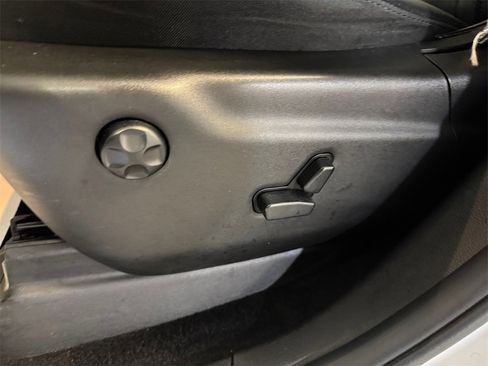 Used 2020 Jeep Grand Cherokee Limited image 13