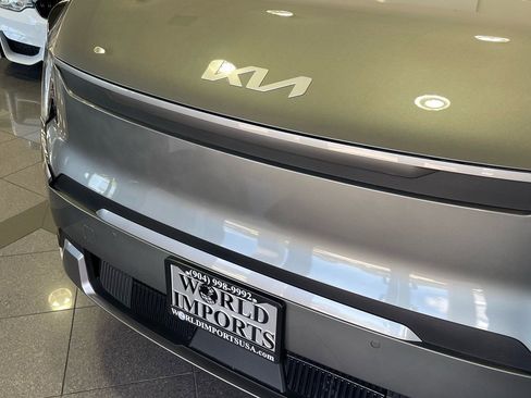 Used 2024 Kia EV9 Light Long Range image 11