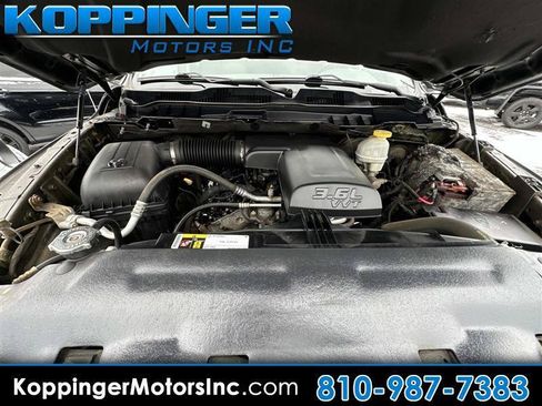 Used 2017 RAM 1500 Classic SLT AWD/4WD image 1