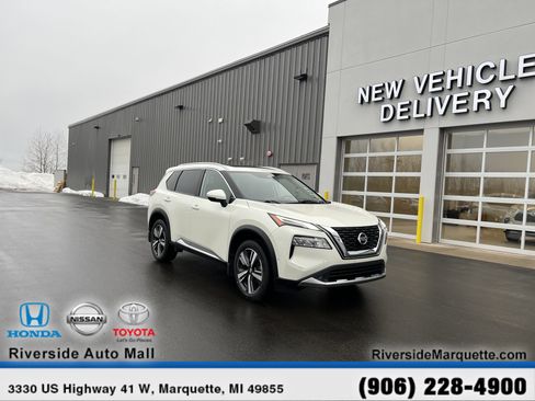 Used 2021 Nissan Rogue Platinum image 1