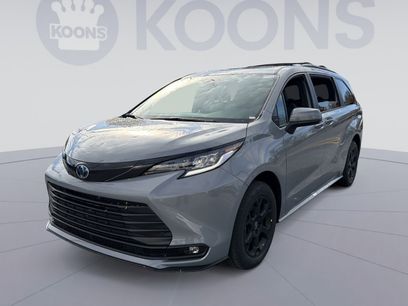 New 2025 Toyota Sienna XLE Woodland Edition