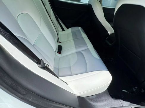 Used 2022 Tesla Model 3 Long Range AWD/4WD image 8