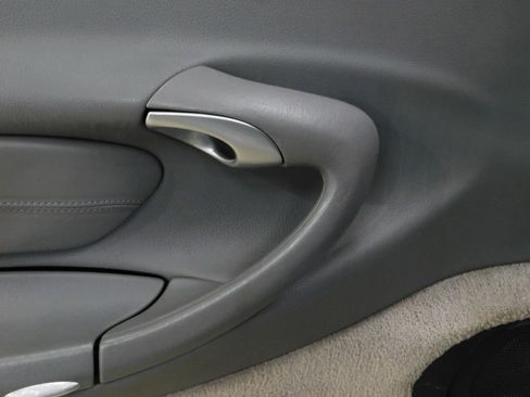 Used 2001 Porsche 911 Carrera 4 image 35