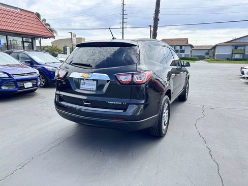 Used 2015 Chevrolet Traverse LT w/ Traveler's Package AWD/4WD image 5