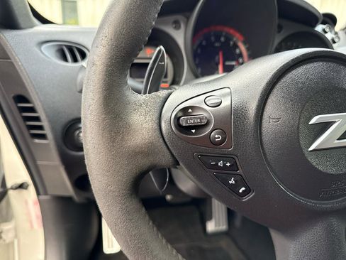 Used 2017 Nissan 370Z NISMO image 21