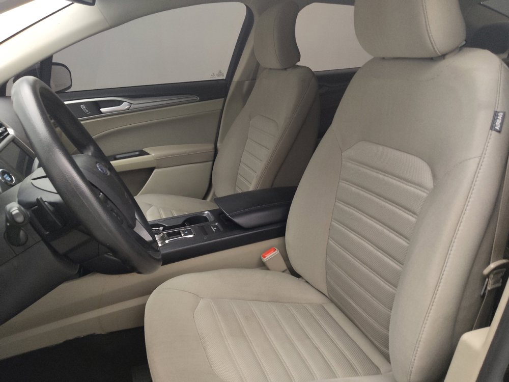 Used 2019 Ford Fusion SE FWD image 17