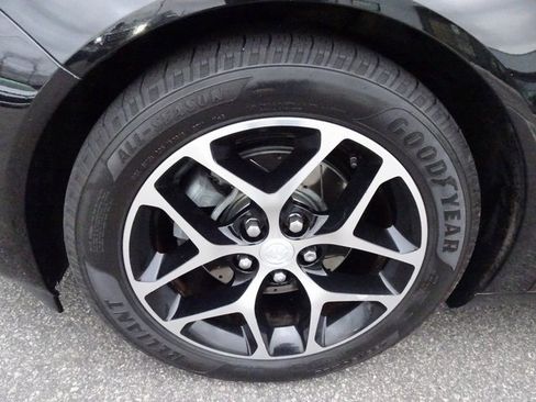 Used 2017 Buick Regal Sport Touring image 35