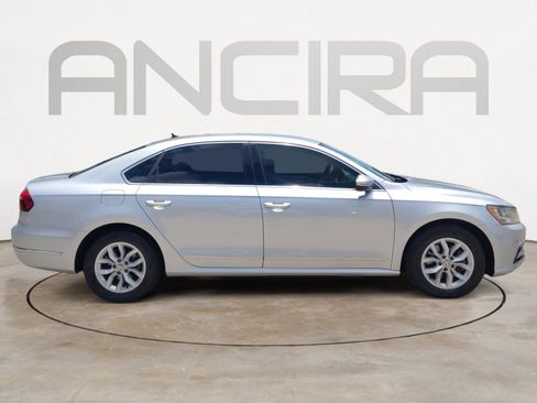 Used 2017 Volkswagen Passat 1.8T S FWD image 12