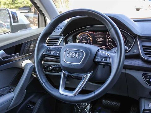 Used 2020 Audi Q5 e Prestige w/ Prestige Package image 14