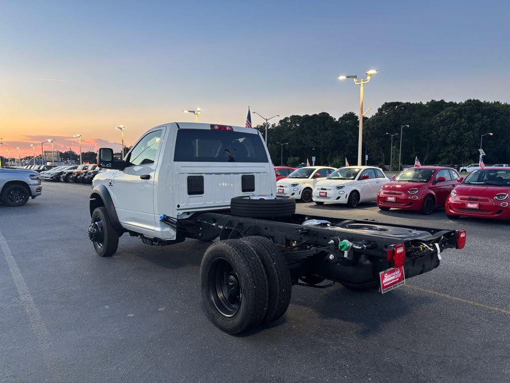 New 2024 RAM 5500 Tradesman w/ Safety Group AWD/4WD image 3