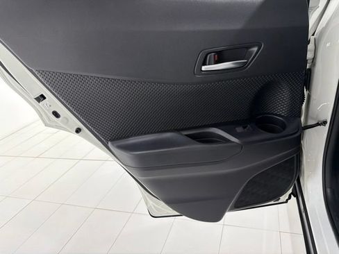 Used 2021 Toyota C-HR LE FWD image 15