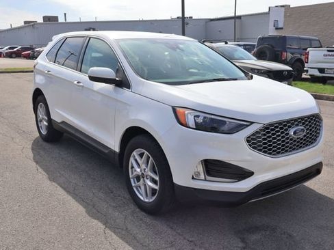 Used 2024 Ford Edge SEL w/ Convenience Package AWD/4WD image 2