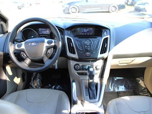 Used 2012 Ford Focus SEL image 11