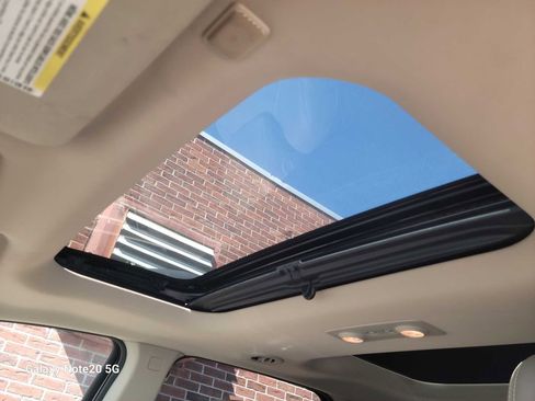 Used 2013 GMC Acadia Denali image 9