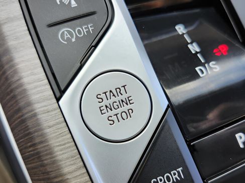 Certified 2025 BMW 330i Sedan w/ Premium Package image 41