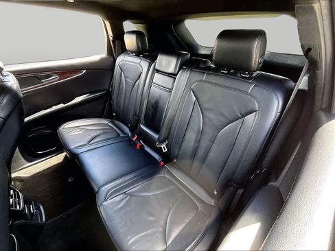 Used 2018 Lincoln MKX Reserve w/ Driver Assistance Package FWD image 20